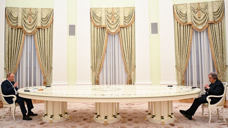 Au secrétaire général de l'ONU Poutine dit espérer un «résultat positif» des négociations avec Kiev