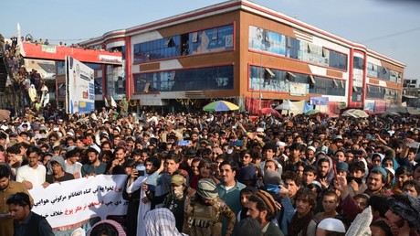 Un rassemblement a eu lieu dans la ville de Khost en Afghanistan le 16 avril 2022 pour dénoncer les frappes pakistanaises sur le sol afghan.