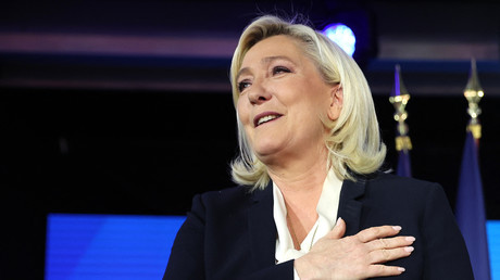 Confortée par un score élevé, Marine Le Pen se concentre désormais sur la bataille des législatives