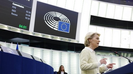 Ursula von der Leyen a annoncé la mise en place d'un embargo sur le pétrole russe devant le Parlement européen.