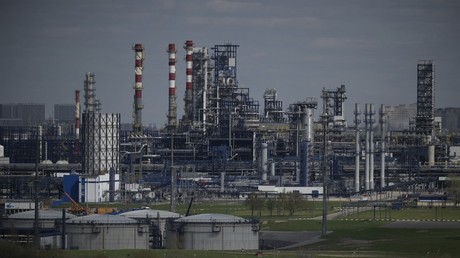 «Cesser cette escalade» : critiques à droite contre le projet d'embargo de l'UE sur le pétrole russe