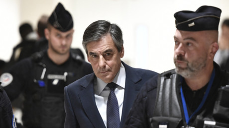Emplois fictifs : l'ex-Premier ministre François Fillon condamné en appel à un an de prison ferme