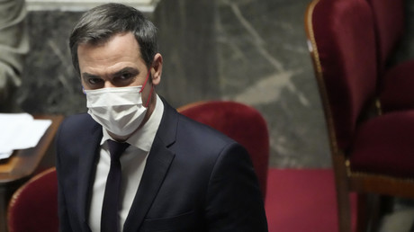 Véran : vaccination sélective et possible retour du masque obligatoire en cas de nouveau variant