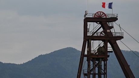 Le haut d'un chevalement à l'extérieur du centre de stockage de déchets dangereux Stocamine à Wittelsheim, dans l'est de la France (image d'illustration).
