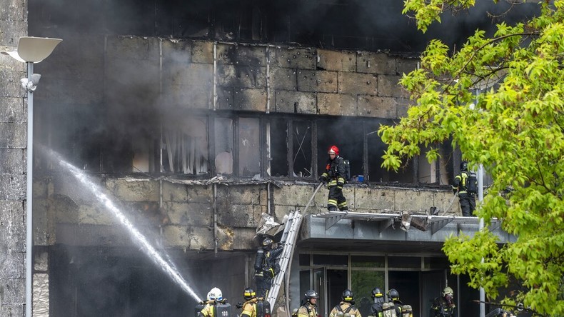 Incendie dans un immeuble de bureaux de l'ouest de Moscou, au moins 125 personnes secourues