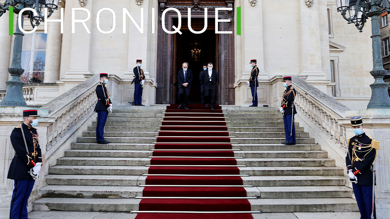 Macron liquide le corps diplomatique : que restera-t-il de la grandeur de la France après cela ?