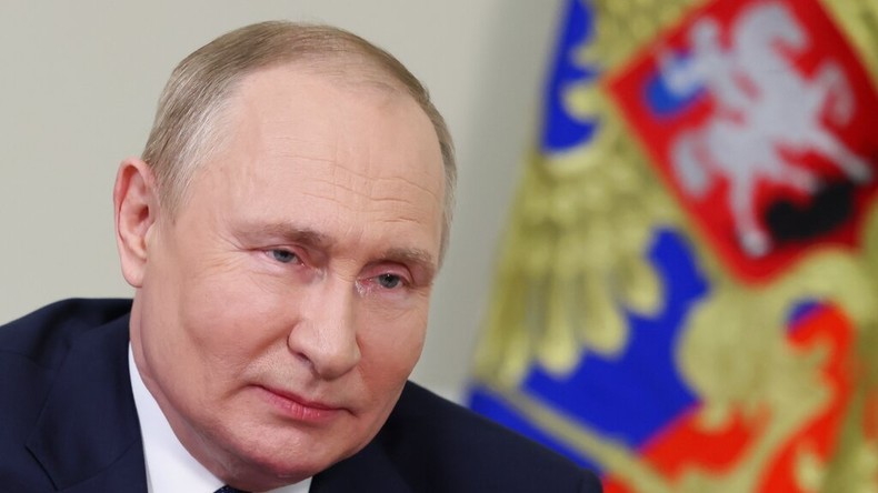 Rencontre avec les diplômés des académies militaires à Moscou : discours de Poutine et Choïgou