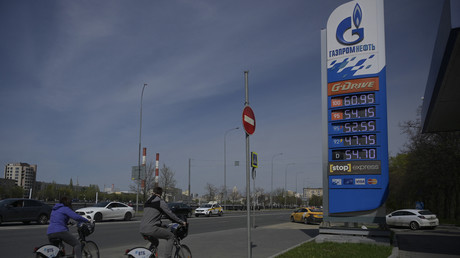 Une vue d'une station-service du producteur de pétrole russe Gazprom Neft à Moscou, le 11 mai 2022