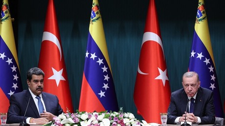 Recevant Maduro, Erdogan réaffirme son opposition à l'adhésion de Stockholm et Helsinki à l'OTAN