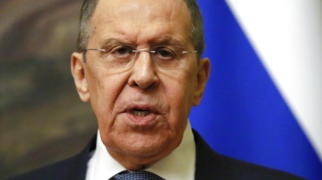 Négociations avec Kiev : «Nous verrons quelle est la situation sur le terrain», souligne Lavrov