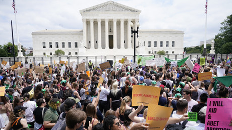 Des manifestants en faveur de l'IVG, devant la Cour suprême à Washington, le 24 juin (image d'illustration).