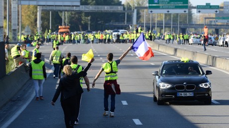 Des Gilets jaunes protestent contre l'augmentation du prix de l'essence à Bordeaux, le 17 novembre 2018 (image d'illustration).
