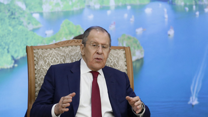 Fuite de l'échange Macron-Poutine : Lavrov dénonce une attitude contraire à la «déontologie» (VIDEO)