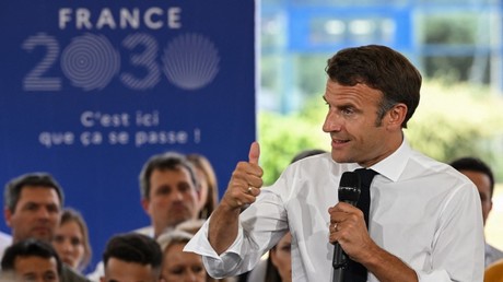 Emmanuel Macron, le 12 juillet 2022, dans l'Isère (image d'illustration).