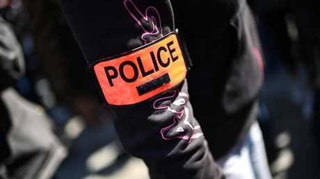 Un «délinquant étranger» soupçonné d'avoir blessé des policiers libéré malgré les propos de Darmanin