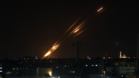Des tirs de roquettes depuis Gaza vers Israël, le 7 août. Des tels tirs sont menés depuis le 5 août en réponse à des frappes de l'armée israélienne, celle-ci disant cibler le Djihad islamique (image d'illustration).