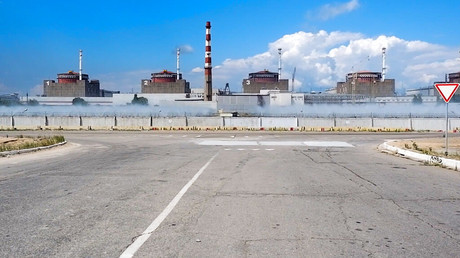 La centrale de Zaporojié visée par des frappes, Russes et Ukrainiens s'accusent mutuellement