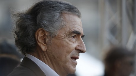 BHL, oubliant le cours du rouble, estime que «l'économie russe est à genoux»