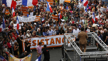 Frexit, sortie de l'OTAN et «destitution de Macron» : mobilisation à Paris à l'appel des Patriotes