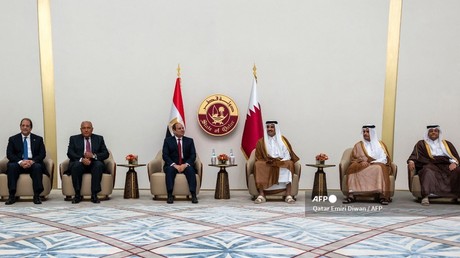 Le cheikh Tamim bin Hamad al-Thani rencontre le président égyptien Abdel Fattah al-Sissi à Doha le 13 septembre 2022.