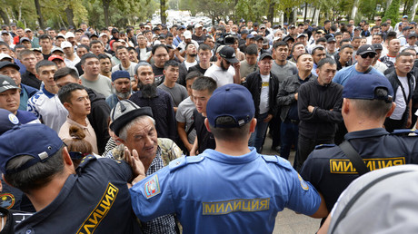 Combats entre le Kirghizstan et le Tadjikistan : des civils évacués et une trêve annoncée