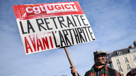 Un manifestant de la CGT le 1er mai 2022 à Nantes (image d'illustration).