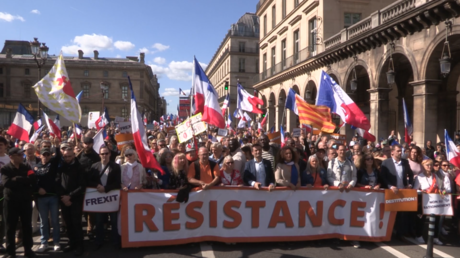 «Résistance!» : nouvelle manifestation à l'appel des Patriotes à Paris contre l'UE, l'OTAN et Macron