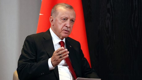 Le président turc Recep Tayyip Erdogan participe au sommet de l'Organisation de coopération de Shanghai (OCS) à Samarcande (Ouzbékistan) le 16 septembre 2022.