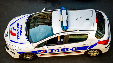 Une photo prise le 15 mai 2014 montre un véhicule de police français dans une rue de Lille, dans le nord de la France.