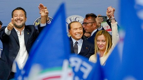 Matteo Salvini, Silvio Berlusconi et Giorgia Meloni lors de leur dernier meeting de campagne à Rome, le 22 septembre 2022.