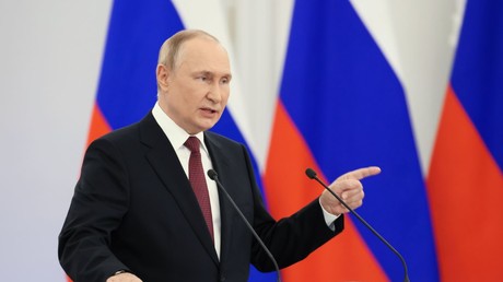 Le président russe Vladimir Poutine prononce un discours au Grand Palais du Kremlin, le 30 septembre 2022.