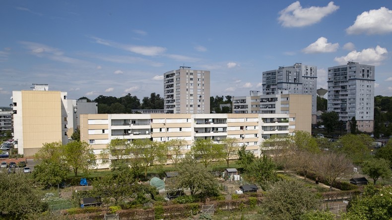 «Etre blanc et gay aux Mureaux, ça pose un problème» : menacé, un élu local démissionne avec fracas