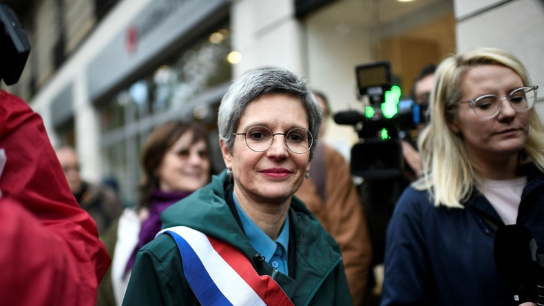 L'élue féministe Sandrine Rousseau huée à une manifestation de soutien aux Iraniennes