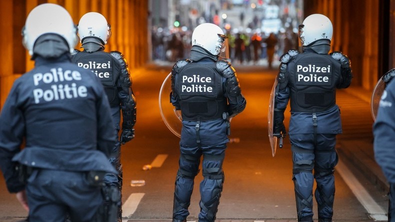 Gestion sanitaire, inflation, crise de l’énergie : des milliers de personnes manifestent à Bruxelles