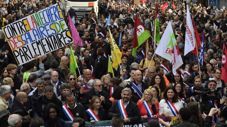 Plusieurs figures de la Nupes chahutées lors de la manifestation contre la vie chère (VIDEOS)