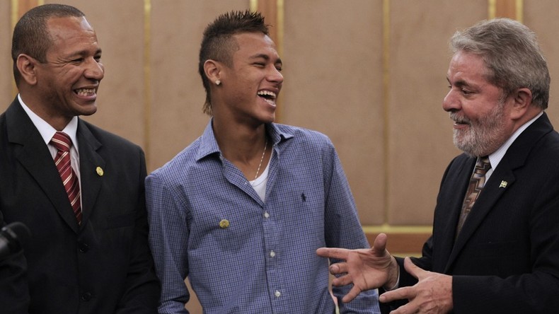 Election au Brésil : Lula accuse Neymar de soutenir Bolsonaro en échange d'une ristourne fiscale