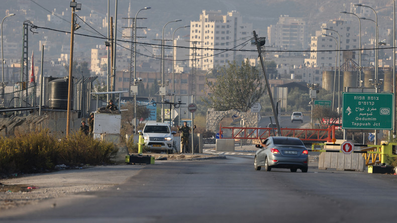 Une photo prise tôt le 28 octobre 2022 montre le poste de contrôle israélien de Huwara, au sud de Naplouse, en Cisjordanie occupée