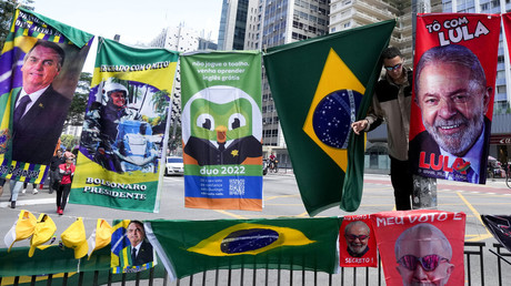 Présidentielle au Brésil : Lula devance Bolsonaro, un deuxième tour nécessaire