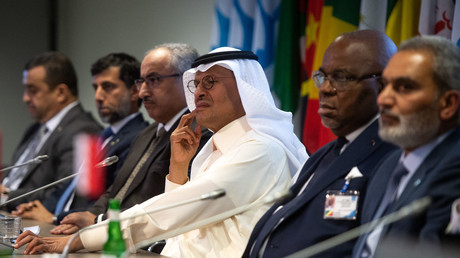 Abdulaziz bin Salman, ministre saoudien de l'énergie, lors d'une conférence de presse après la rencontre des membres de l'Opep+ à Vienne, le 5 octobre 2022.