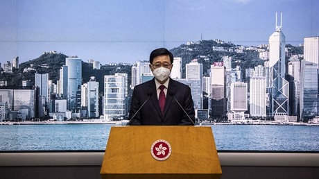 «Rire de ces prétendues sanctions» : le dirigeant de Hong Kong renvoie Washington dans ses cordes