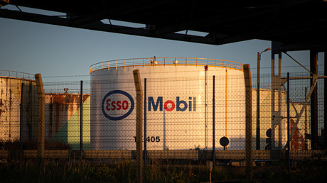 Le site de la raffinerie Esso-ExxonMobil, à Port-Jérôme-sur-Seine, près du Havre, dans le nord-ouest de la France, le 11 octobre 2022.