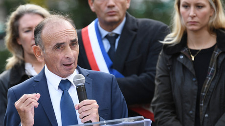 Eric Zemmour intervient lors de son rassemblement contre «l'offensive islamique à l'école».