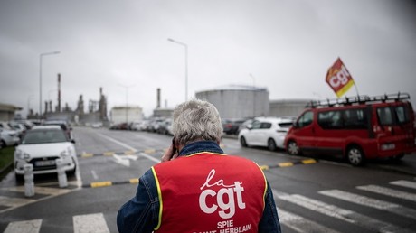 La CGT a reconduit le mouvement de grève sur plusieurs sites de TotalEnergies, dont celui de Donges en Loire-Atlantique (illustration).