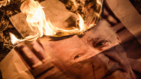 Une affiche représentant Fethullah Gülen en train de brûler lors d'un rassemblement de partisans pro-Erdogan sur la place Taksim à Istanbul, le 18 juillet 2016 (image d'illustration).