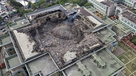 Une vue aérienne prise le 20 octobre 2022, après l'effondrement du dôme de la mosquée.