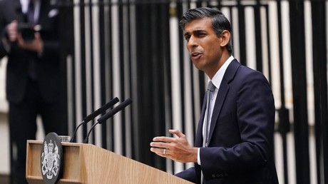 Rishi Sunak a pris la parole devant le 10, Downing Street le 25 octobre 2022, après avoir été officiellement nommé Premier ministre du Royaume-Uni.