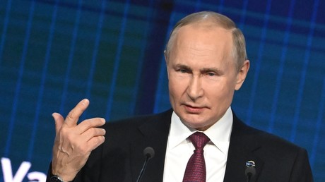 Le chef d'Etat russe Vladimir Poutine intervient le 27 octobre lors de la séance plénière du forum international annuel du club Valdaï.