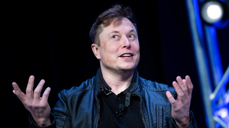 «L'oiseau est libéré», Elon Musk prend enfin les rênes de Twitter pour «aider l'humanité»