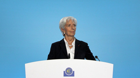 La présidente de la Banque centrale européenne Christine Lagarde en conférence de presse sur la politique monétaire de la zone euro à Francfort-sur-le-Main, dans l'ouest de l'Allemagne, le 27 octobre 2022 (illustration).