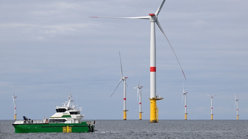 Eoliennes en mer : la ville des Sables-d’Olonne consulte ses administrés